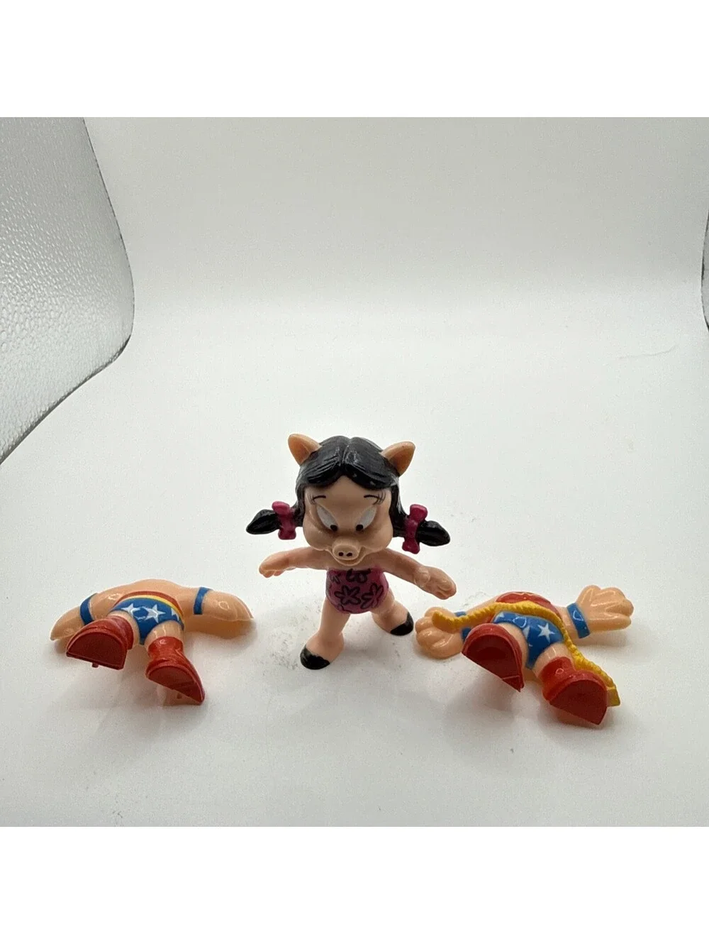1991 Petunia Pig Wonder Woman 2.5